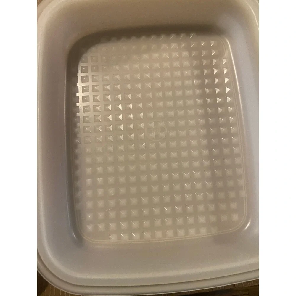 Vintage Tupperware Marinade Meat Tenderizer Keeper‎ Container 1294-2 W/Lid Red